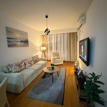 Near Airport,tram & Center Free Parking * Сараево