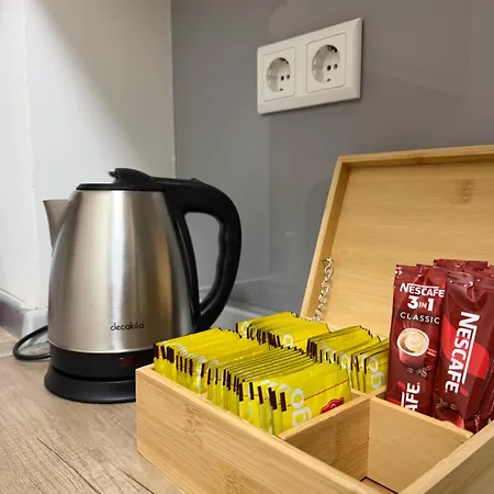 Near Airport,tran & Center Free Parking *