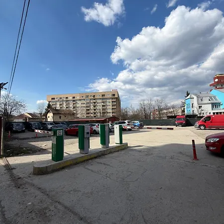 Апартаменты Near Airport,tram & Center Free Parking *