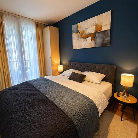 Near Airport,tram & Center Free Parking Апартаменты *