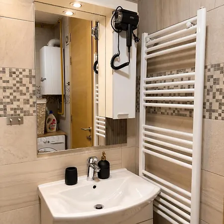 Апартаменты Near Airport,tram & Center Free Parking *