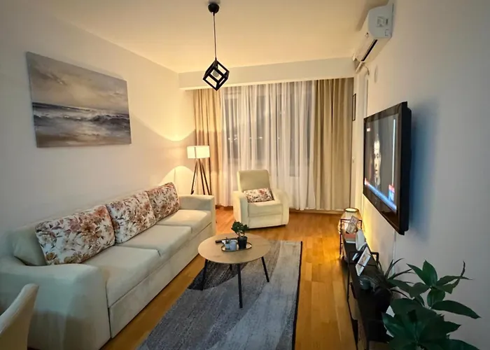 Near Airport,tran & Center Free Parking * سراييفو