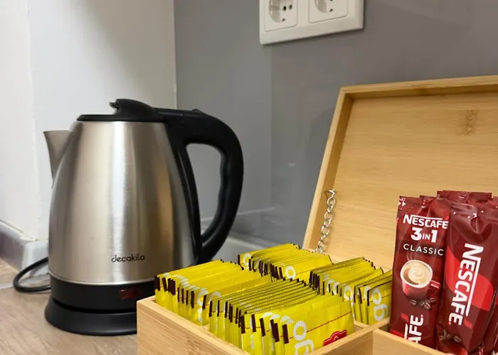 Near Airport,tran & Center Free Parking *