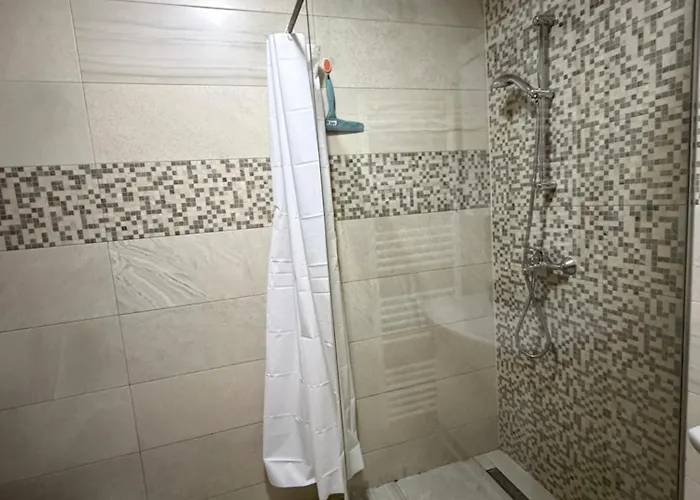 Near Airport,tran & Center Free Parking شقة سراييفو