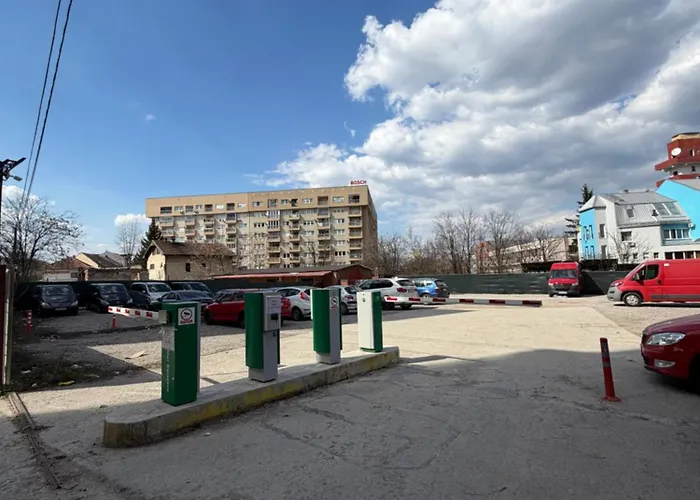 شقة Near Airport,tran & Center Free Parking *