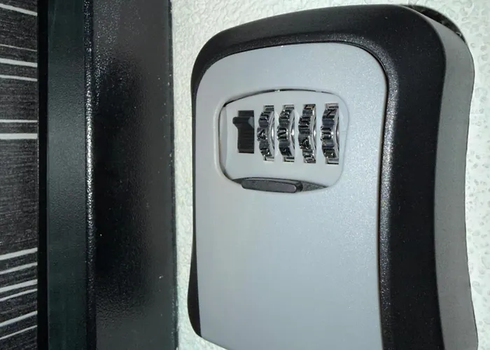 Near Airport,tran & Center Free Parking * سراييفو