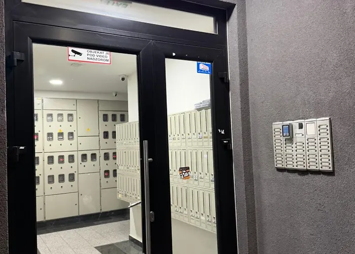 Near Airport,tran & Center Free Parking سراييفو